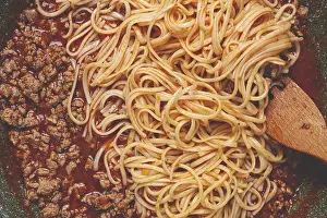 Tomato Sauce Ingredients Drucke: Spaghetti Bolognese, top view, in a frying pan