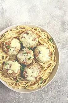Spaghetti With Cream Sauce Drucke: Spaghetti with chicken meatballs