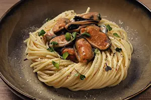 Spaghetti With Mussels Drucke: Spaghetti with mussels, without shell