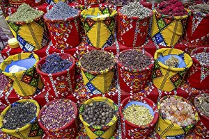 Arabian Peninsula Markets Drucke: Spice stall in the souk of Mutrah
