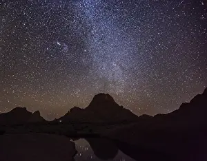 Namibia Starry Sky Drucke: Spitzkoppe in front of a starry sky