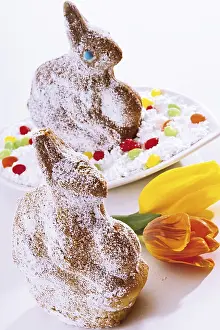 Sweet Easter Treats Drucke: Sponge cakes in the shape of Easter bunnies