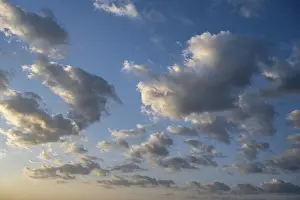 Southern Germany Weather Drucke: Spring clouds, shortly in front of sunset