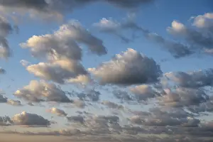 Central Europe Cloudy Skies Drucke: Spring clouds, shortly in front of sunset