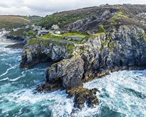 Rocky Cliff Landscape UK Drucke: St Agnes Beach and cliffs from a drone