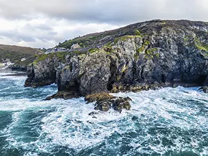 Rocky Coastline UK Drucke: St Agnes Beach and cliffs from a drone