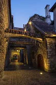 Drucke von St. Katharinen-Passage am Abend, Vanalinn, Tallinn, Estland St. Katharinen-Passage am Abend, Vanalinn, Tallinn, Estland Tallinn Drucke: St. Katharinenspassage am Abend