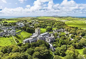 St Davids Cathedral Aerial View Drucke: St Davids Cathedral from a drone