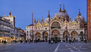 St Marks Square Drucke: St. Mark's Square with clock tower and St