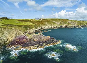British Countryside Aerial Photography Drucke: St. Non's Cliffs and Bay from a drone