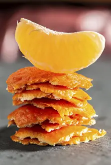 Citrus Fruit Nutrition Facts Drucke: Stack of mandarin peel and a tangerine on top