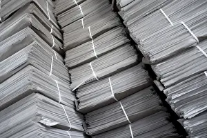 Filling The Format Image Drucke: Stack of newspapers