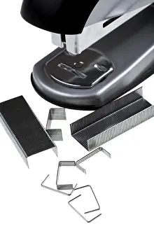Deserted Office Space Drucke: Staples and office stapler close-up