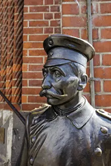Deserted City Hall Building Drucke: Statue, Captain of Kopenick