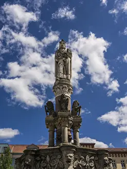 Deserted German Building Drucke: A statue in Meiningen (Thuringia)