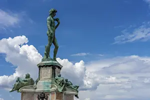 Drucke von Die Statue des Michelangelo-David auf dem Piazzale Michelangelo (Michelangelo-Platz) in Florenz, Italien Michelangelo Buonarroti Drucke: Die Statue des Michelangelo-David auf dem Piazzale Michelangelo (Michelangelo-Platz) in Florenz