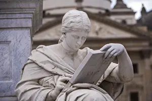 Central Europe Sculpture Drucke: Statue of a reading scholar