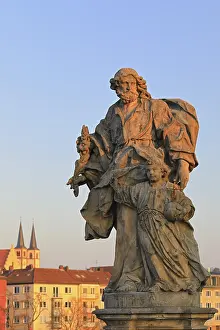 Southern Germany Travel Image Drucke: Statue of a saint on the old Main bridge
