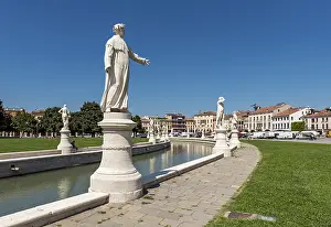 Drucke von Statuen auf dem Prato della Valle-Platz, Padua, Padova, Italien Prato Drucke: Denkmalgruppen auf dem Prato della Valle Platz.
