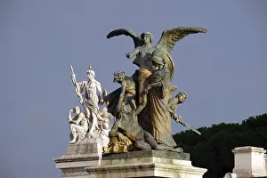 Victor Emmanuel II Monument Drucke: Statues of the Thought and Strength