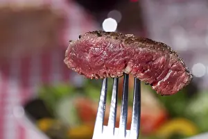 Grocery Store Food Pics Drucke: Steak on a fork over the salad