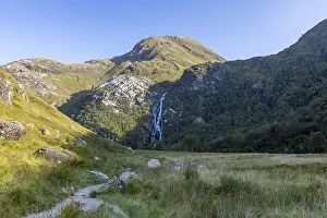 Deserted Waterfall In Europe Drucke: Steall Waterfall, second highest waterfall