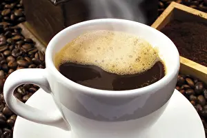 Coffee Cup Drucke: Steaming cup of coffee