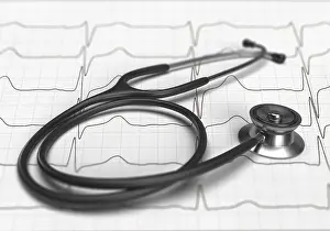 Medical Diagnosis Drucke: Stethoscope on ECG