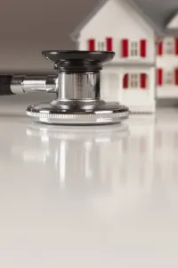 Medical Model House Drucke: Stethoscope and model house