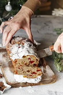 Advent Season Baking Drucke: Stollen is fruit bread of nuts