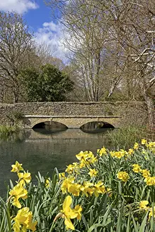 European Water Features Drucke: Stone bridge from 1799, Easter bells