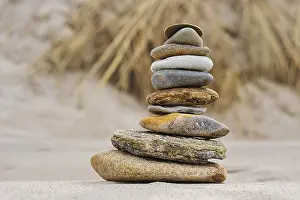 Zingst Coastal Landscape Drucke: Stone pyramid on the beach at Zingst