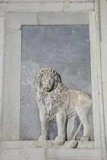 Venice Landmarks Drucke: Stone relief on the facade, St