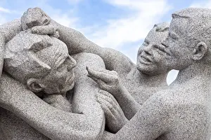 Eastern Norway Travel Images Drucke: Stone sculptures against a cloudy sky