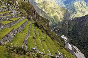 Machu Picchu Terraces Drucke: Stone terraces with deep valley