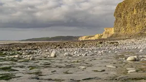 Uninhabited Shorelines UK Drucke: The stones and cliffs of Monknash Beach