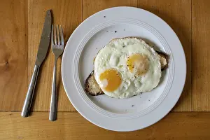Basic Food Photography Drucke: Strammer Max, two fried eggs on bread