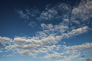 Daytime Outdoor Shots Drucke: Stratocumulus clouds and blue sky