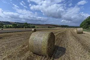 Uninhabited Farm Land Drucke: Straw bales in a field, Thuringia, Germany