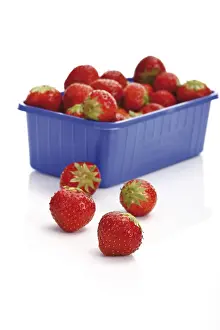 Fruity Still Life Photography Drucke: Strawberries in a plastic box