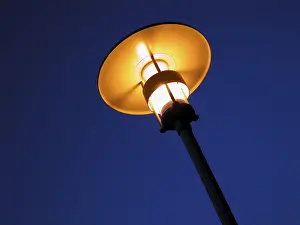 Nocturnal City View Drucke: Street light