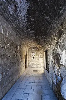 Drucke von Straße in der alten Stadt Split, Dalmatien, Kroatien Historischer Komplex Von Split Mit Dem Palast Des Diokletian Drucke: Straße in der alten Stadt von Split.