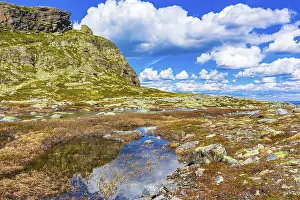 Scandinavian Landscape Photography Drucke: Striking rock formation cliffs