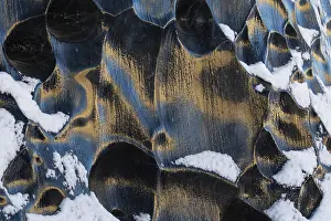 Glacial Ice Formations Drucke: Structures in glacial ice, ice cave