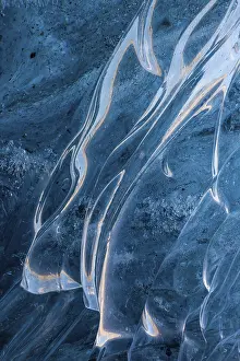 Icelandic Nature Reserves Drucke: Structures in glacial ice, ice cave