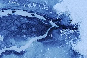 Winter Nature Scene Drucke: Structures in an iced up course of a stream