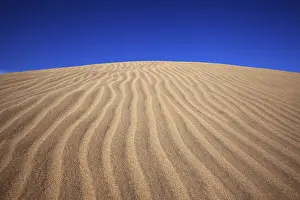 Wavy Sand Structure Drucke: Structures in the sand, dunes of Maspalomas
