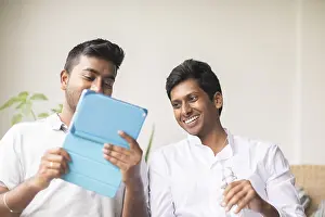 Southern Germany Universities Drucke: Students in an internship at the university with work equipment