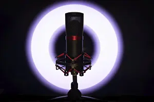 Empty Recording Studio Drucke: Studio microphone