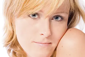 Redhead Model Drucke: Studio portrait of a red haired model
